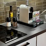 Mosel - Netflix - Modern & Zentral