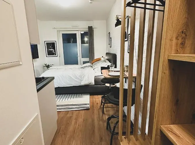 Mosel - Netflix - Modern & Zentral * Treviri