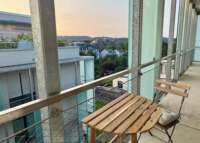 Mosel - Netflix - Modern & Zentral *